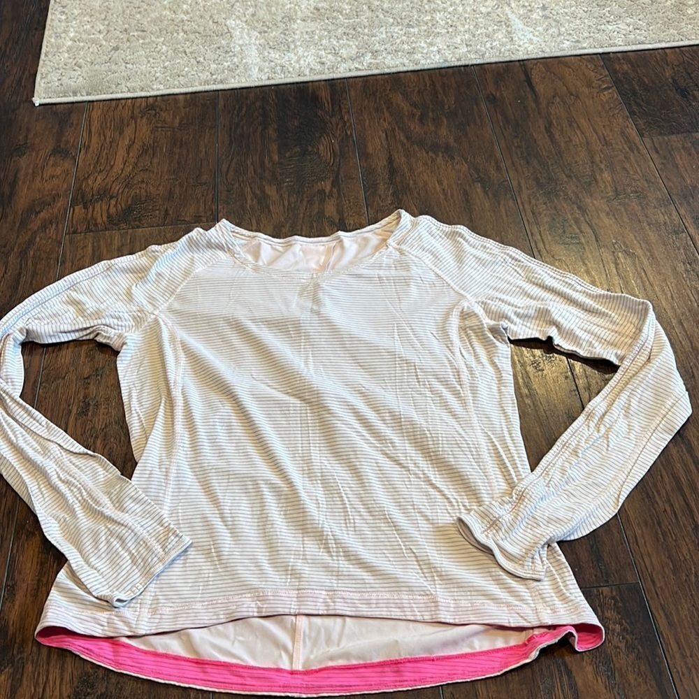 Lululemon Scoop Neck Long Sleeve Active Top peach pink /Gray Size 10 GUC
